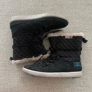 Helly Hansen Women’s Quilted & Light Faux Fur Boots-Water/Snow Resistant…